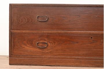 アンティーク家具 あたたかな和の雰囲気漂うタンスローチェスト(箪笥、タンス、引き出し)(R-036915)