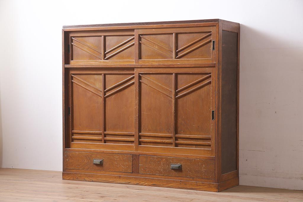 レトロ家具　昭和初期　木製引き戸のデザインが目を引く下駄箱(収納棚、戸棚)(R-036916)