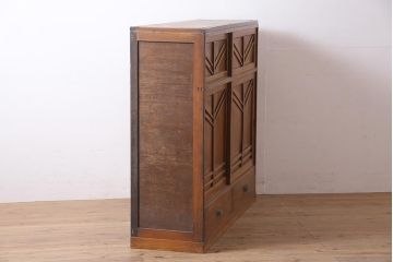 レトロ家具　昭和初期　木製引き戸のデザインが目を引く下駄箱(収納棚、戸棚)(R-036916)