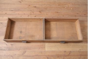 レトロ家具　昭和初期　木製引き戸のデザインが目を引く下駄箱(収納棚、戸棚)(R-036916)