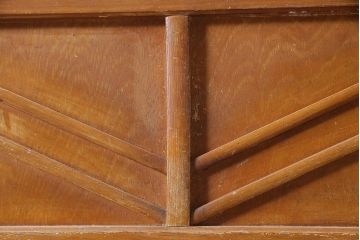 レトロ家具　昭和初期　木製引き戸のデザインが目を引く下駄箱(収納棚、戸棚)(R-036916)