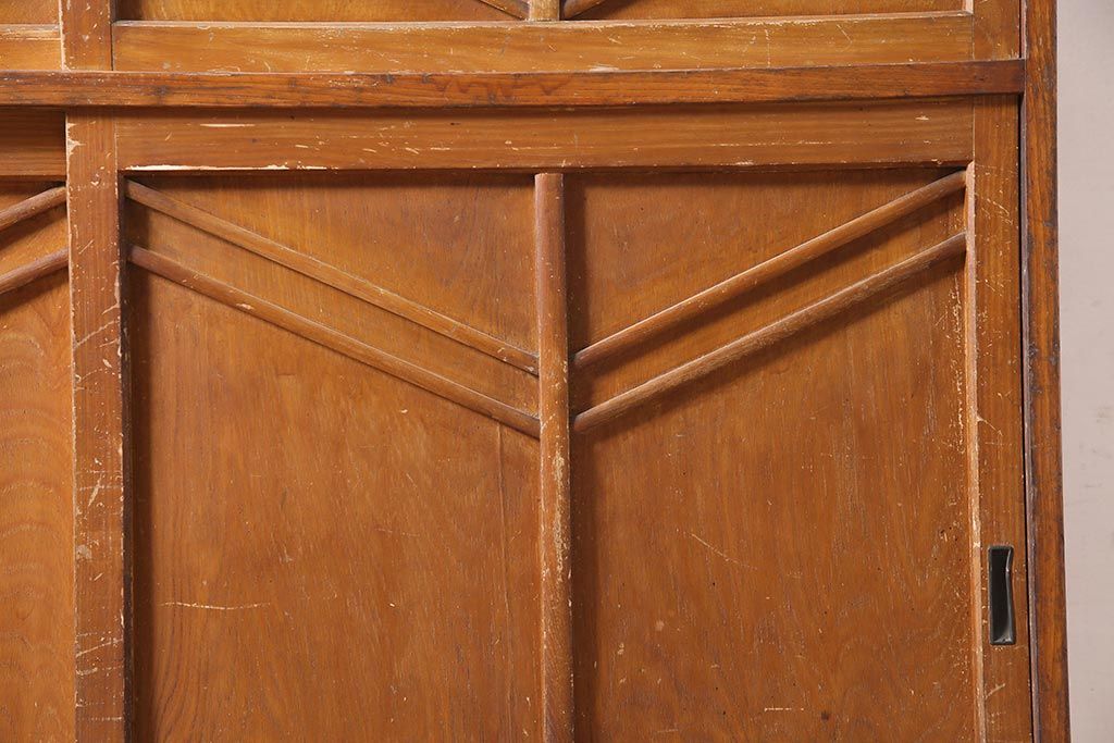 レトロ家具　昭和初期　木製引き戸のデザインが目を引く下駄箱(収納棚、戸棚)(R-036916)