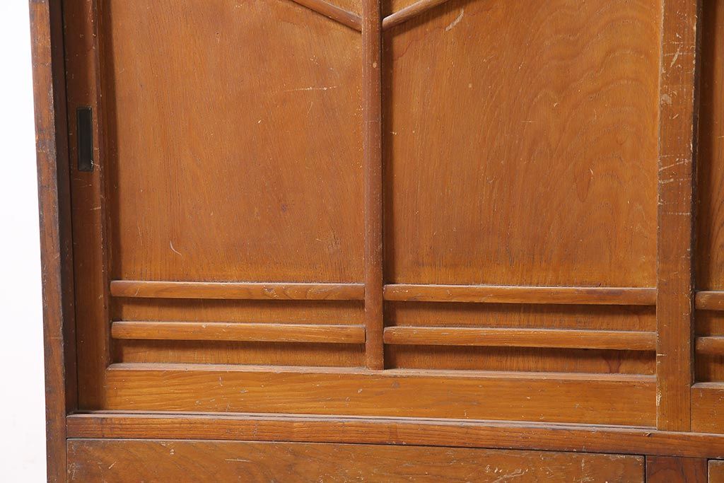 レトロ家具　昭和初期　木製引き戸のデザインが目を引く下駄箱(収納棚、戸棚)(R-036916)