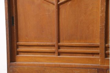 レトロ家具　昭和初期　木製引き戸のデザインが目を引く下駄箱(収納棚、戸棚)(R-036916)