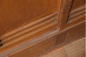 レトロ家具　昭和初期　木製引き戸のデザインが目を引く下駄箱(収納棚、戸棚)(R-036916)