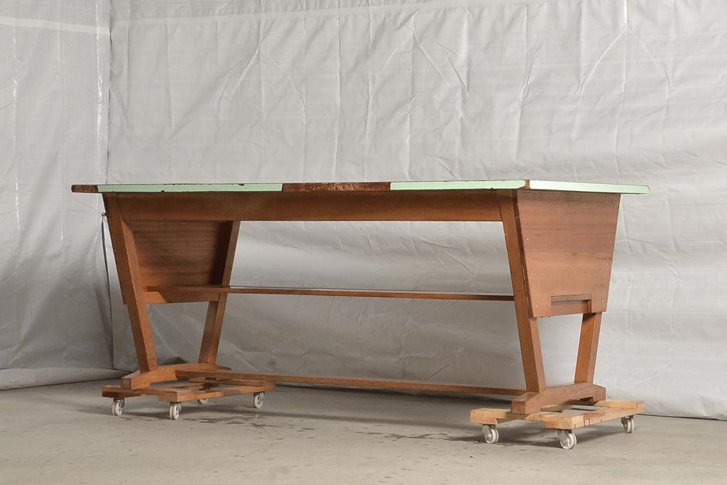 レトロ家具 天板リメイク ホワイトオーク無垢材 温かな木味が魅力のナラ材製ダイニングテーブル(6人掛け、作業台)(R-036921)