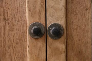 アンティーク家具　ストリップド(剥離)　戸棚付き　木味が魅力のタモ材製オープンラック(収納棚、シェルフ)(R-036922)