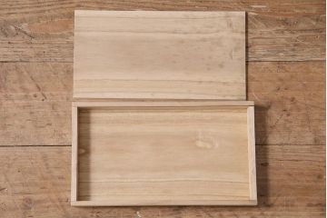 アンティーク家具　ストリップド(剥離)　総桐材　大きな金具が目を引く衣装箪笥(引き出し、チェスト)(R-036924)