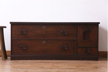 アンティーク家具　大正期　前面栓材　天板リメイク　倹飩式の扉が趣き溢れるチェスト(テレビ台、引き出し、箪笥)
