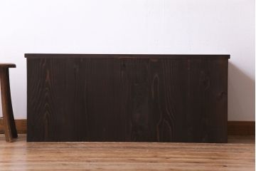 アンティーク家具　大正期　前面栓材　天板リメイク　倹飩式の扉が趣き溢れるチェスト(テレビ台、引き出し、箪笥)