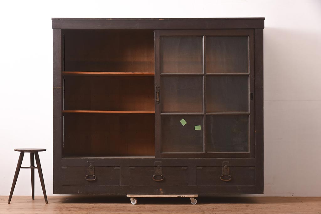 和製アンティーク　ヒノキ材　シンプルな木製キャビネット　(R-036928)