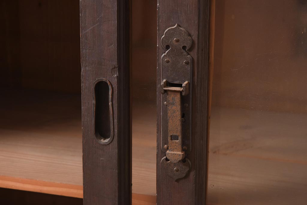 和製アンティーク　ヒノキ材　シンプルな木製キャビネット　(R-036928)