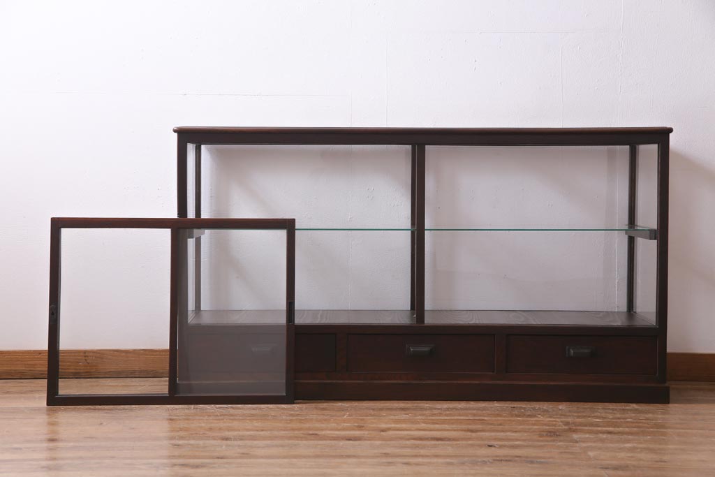 アンティーク家具　大正ロマン　総ケヤキ材　風格漂うガラスケース(ショーケース、陳列棚)(R-036934)