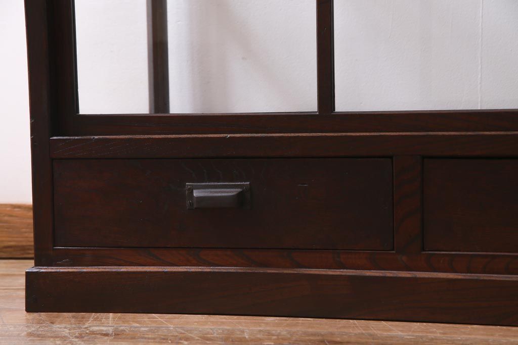 アンティーク家具　大正ロマン　総ケヤキ材　風格漂うガラスケース(ショーケース、陳列棚)(R-036934)