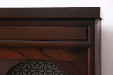 アンティーク家具　当店オリジナルガラス　和製アンティーク　鉄脚　丸窓がおしゃれな栓材製テレビ台(ローボード、リビングボード)(R-036935)