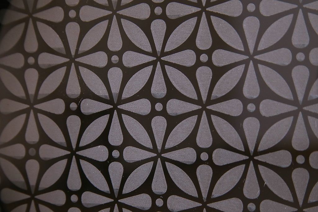 アンティーク家具　当店オリジナルガラス　和製アンティーク　鉄脚　丸窓がおしゃれな栓材製テレビ台(ローボード、リビングボード)(R-036935)