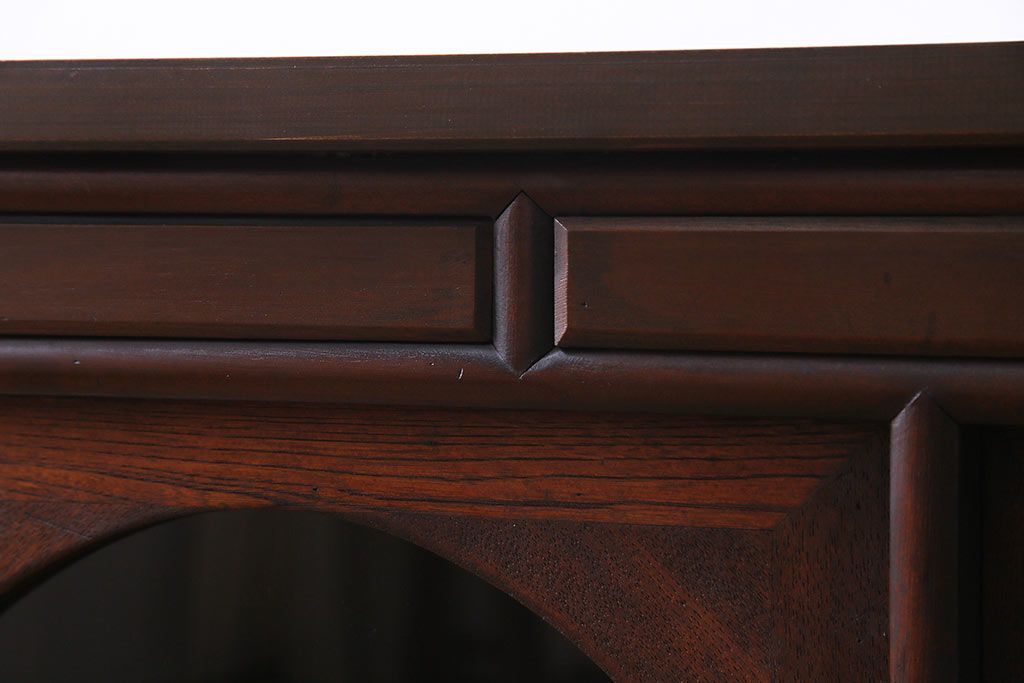 アンティーク家具　当店オリジナルガラス　和製アンティーク　鉄脚　丸窓がおしゃれな栓材製テレビ台(ローボード、リビングボード)(R-036935)