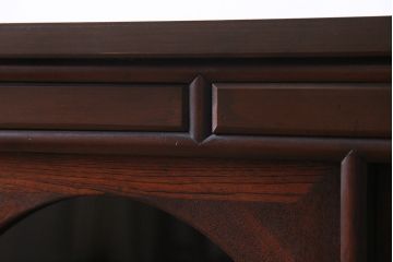 アンティーク家具　当店オリジナルガラス　和製アンティーク　鉄脚　丸窓がおしゃれな栓材製テレビ台(ローボード、リビングボード)(R-036935)