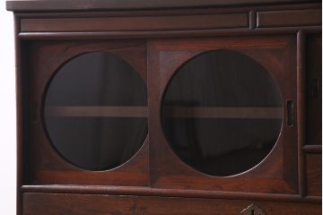 アンティーク家具　当店オリジナルガラス　和製アンティーク　鉄脚　丸窓がおしゃれな栓材製テレビ台(ローボード、リビングボード)(R-036935)