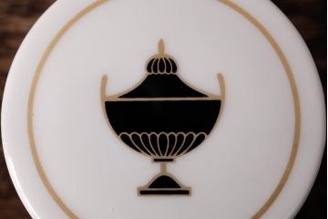 中古　イタリア　Richard Ginori(リチャードジノリ)　Manifattura Di Doccia Florence　小物入れ(薬箱、宝石箱)(R-036942)