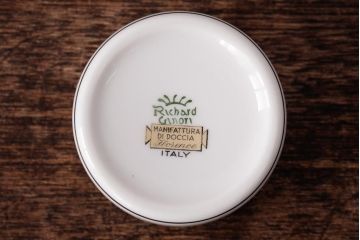 中古　イタリア　Richard Ginori(リチャードジノリ)　Manifattura Di Doccia Florence　小物入れ(薬箱、宝石箱)(R-036942)