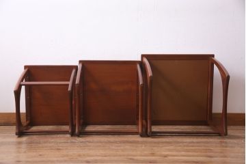 ヴィンテージ家具　北欧ビンテージ　G-PLAN(ジープラン)　チーク材　タイルトップがお洒落なネストテーブル(サイドテーブル)