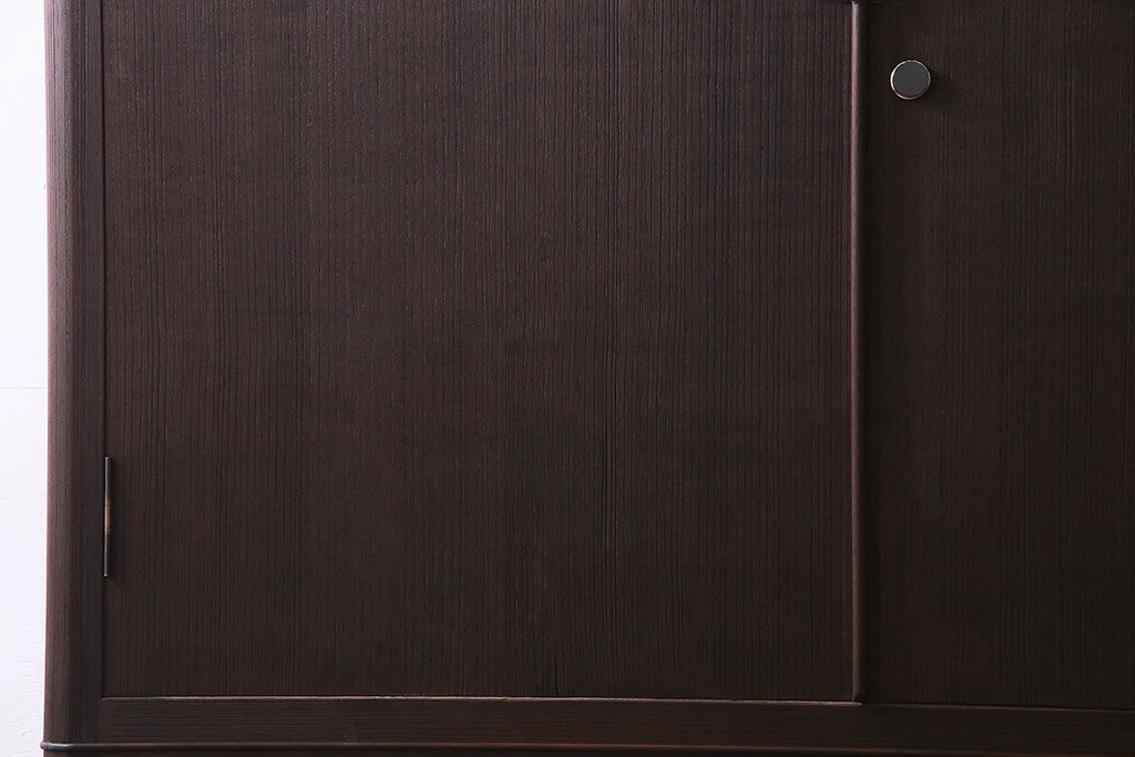 中古　伝統工芸品　高橋政男作　隠し付き　梅と竹の意匠金具がアクセントの加茂総桐箪笥(総桐たんす、和タンス、衣装タンス)(定価約120万円)(R-036968)