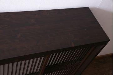 ラフジュ工房オリジナル　アンティーク建具リメイク　脚付き　緻密な組子が魅力の和風キャビネット(書院戸、収納棚、戸棚)(R-036971)