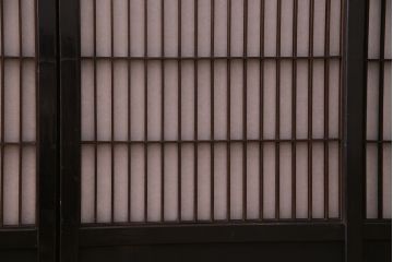 ラフジュ工房オリジナル　アンティーク建具リメイク　格子が美しい和風キャビネット(組子、書院戸、収納棚、戸棚)(R-036972)