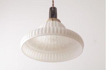 アンティーク照明　和製アンティーク　陽刻ガラスがお洒落なペンダントライト(天井照明、吊り下げ照明、シェード)(R-036975)