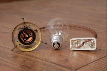 アンティーク照明　和製アンティーク　陽刻ガラスがお洒落なペンダントライト(天井照明、吊り下げ照明、シェード)(R-036975)