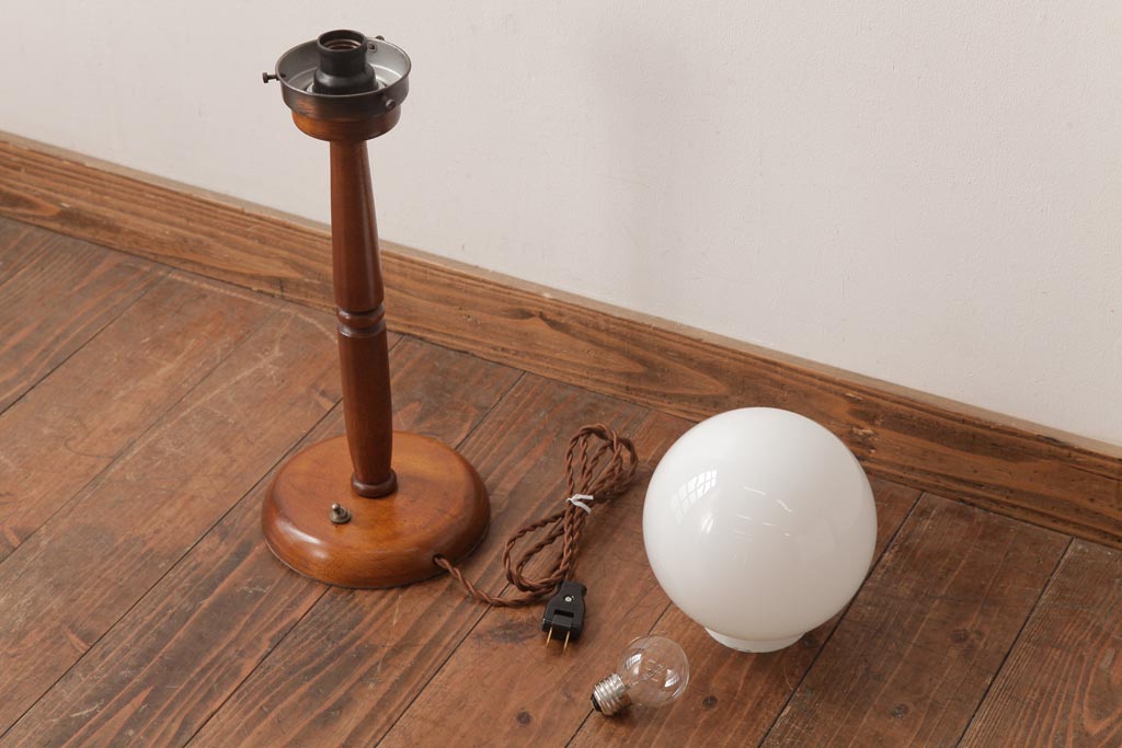 クラシカルな支柱可変式フロアライト アンティーク照明 クラシカルな