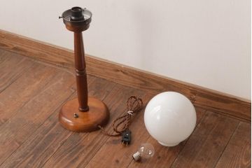 アンティーク照明　木製支柱とつまみがおしゃれなスタンドライト(照明、フロアスタンド)(R-036980)