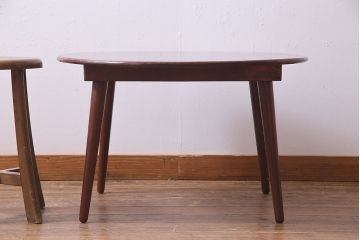 レトロ家具　昭和初期　脚付リメイク　天板栓材　赤みがかった艶がきれいな漆塗りの丸ちゃぶ台(ラウンドテーブル)(R-36993)