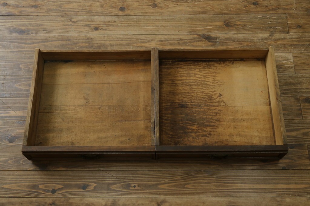 フランスアンティーク　クラシカルなレリーフが目を引くサイドボード　(R-036994)