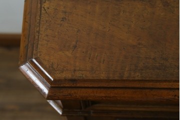 フランスアンティーク　クラシカルなレリーフが目を引くサイドボード　(R-036994)