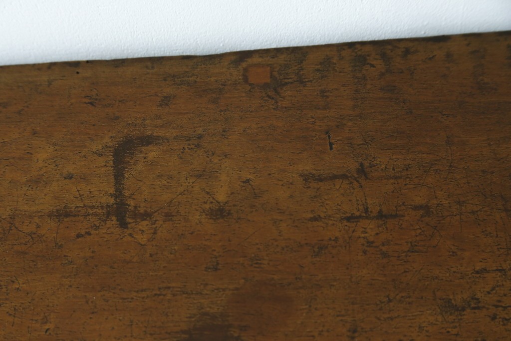 フランスアンティーク　クラシカルなレリーフが目を引くサイドボード　(R-036994)