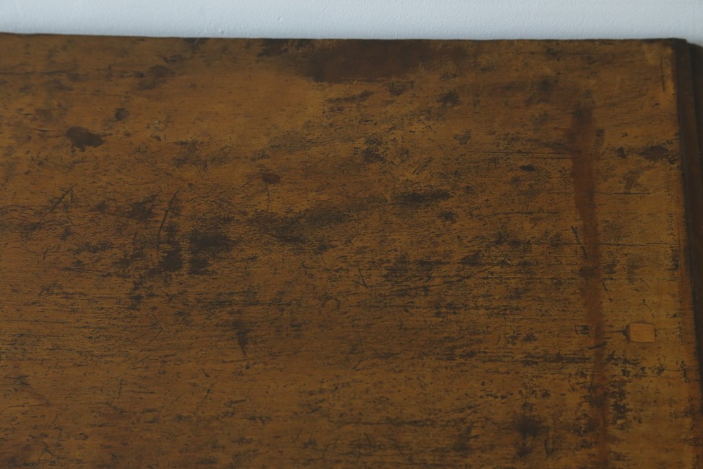 フランスアンティーク　クラシカルなレリーフが目を引くサイドボード　(R-036994)