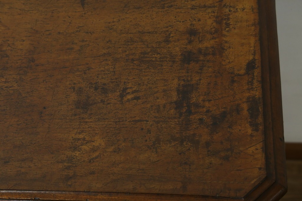 フランスアンティーク　クラシカルなレリーフが目を引くサイドボード　(R-036994)