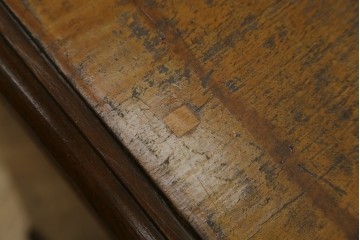 フランスアンティーク　クラシカルなレリーフが目を引くサイドボード　(R-036994)