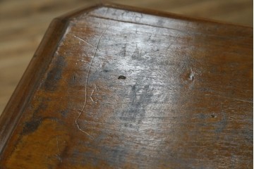 フランスアンティーク　クラシカルなレリーフが目を引くサイドボード　(R-036994)