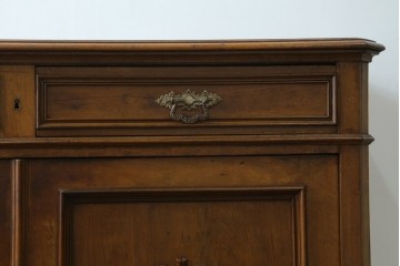 フランスアンティーク　クラシカルなレリーフが目を引くサイドボード　(R-036994)