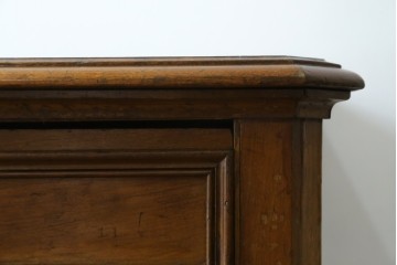 フランスアンティーク　クラシカルなレリーフが目を引くサイドボード　(R-036994)