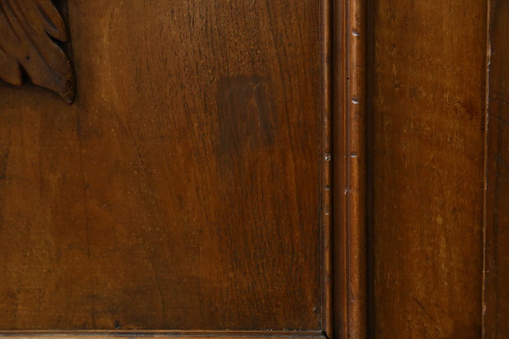 フランスアンティーク　クラシカルなレリーフが目を引くサイドボード　(R-036994)