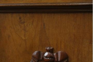 フランスアンティーク　クラシカルなレリーフが目を引くサイドボード　(R-036994)