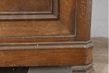 フランスアンティーク　クラシカルなレリーフが目を引くサイドボード(収納棚、飾り棚、戸棚、サイドキャビネット)(R-036994)