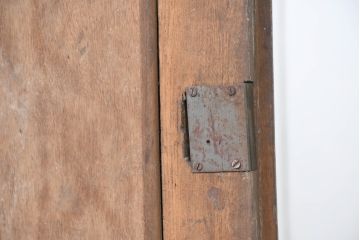 フランスアンティーク　クラシカルなレリーフが目を引くサイドボード(収納棚、飾り棚、戸棚、サイドキャビネット)(R-036994)