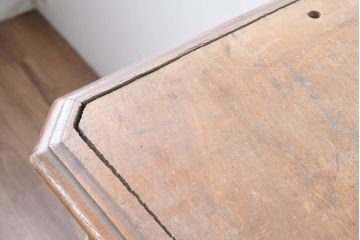 フランスアンティーク　クラシカルなレリーフが目を引くサイドボード(収納棚、飾り棚、戸棚、サイドキャビネット)(R-036994)