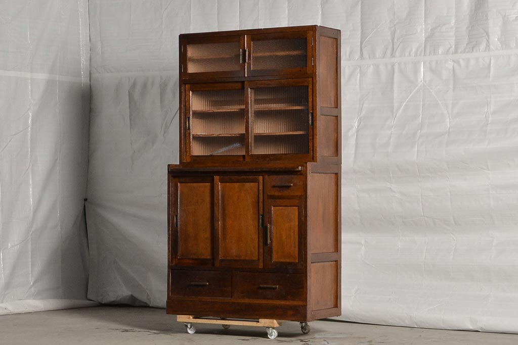 レトロ家具　日本製　木味が魅力のアンティーク食器棚(収納棚、戸棚)(R-036995)