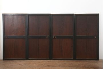 アンティーク建具　黒い木枠がモダンな板戸4枚セット(帯戸、引き戸)(R-037007)
